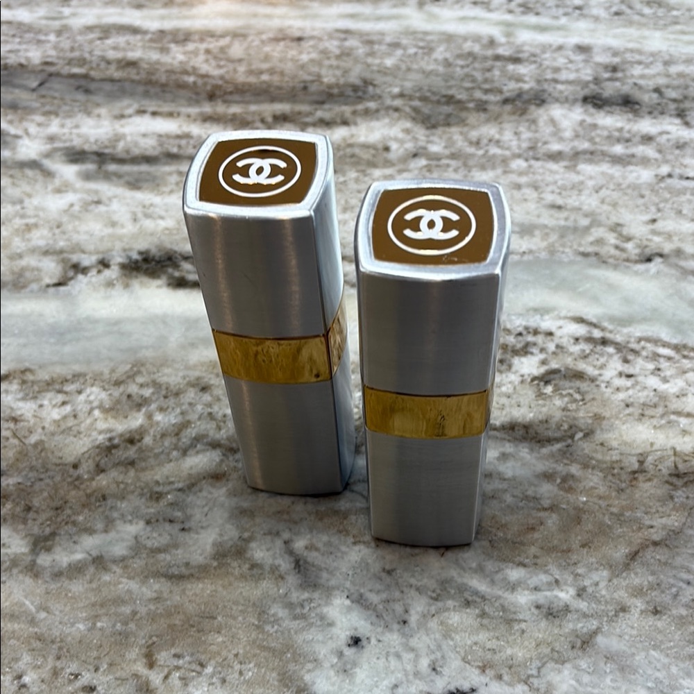 CHANEL No 19 Refillable Vintage Perfume silver and gold metal containers - 2